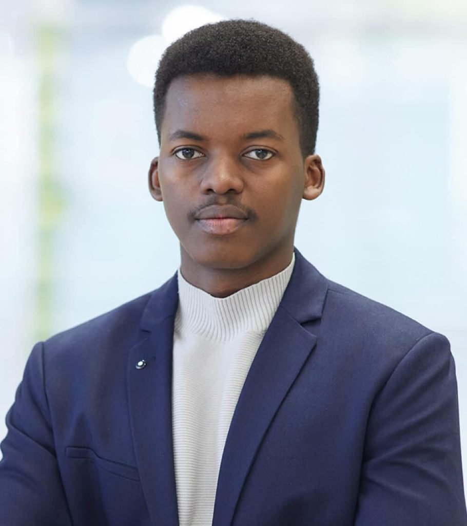 successful african businessman 2023 11 27 05 21 30 utc.jpg Inicio